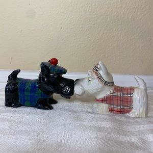 Scottish Terrier SALT & PEPPER shakers!